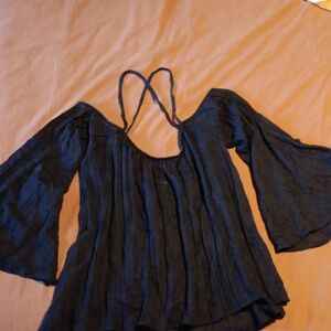 inTu  BOHO COLD SHOULDER TOP SIZE L
